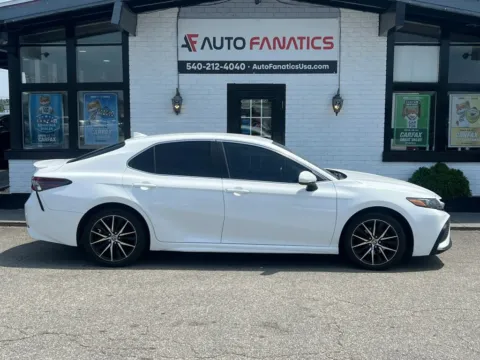 White 2021 Toyota Camry SE Sedan 4D for sale in Fredericksburg, VA