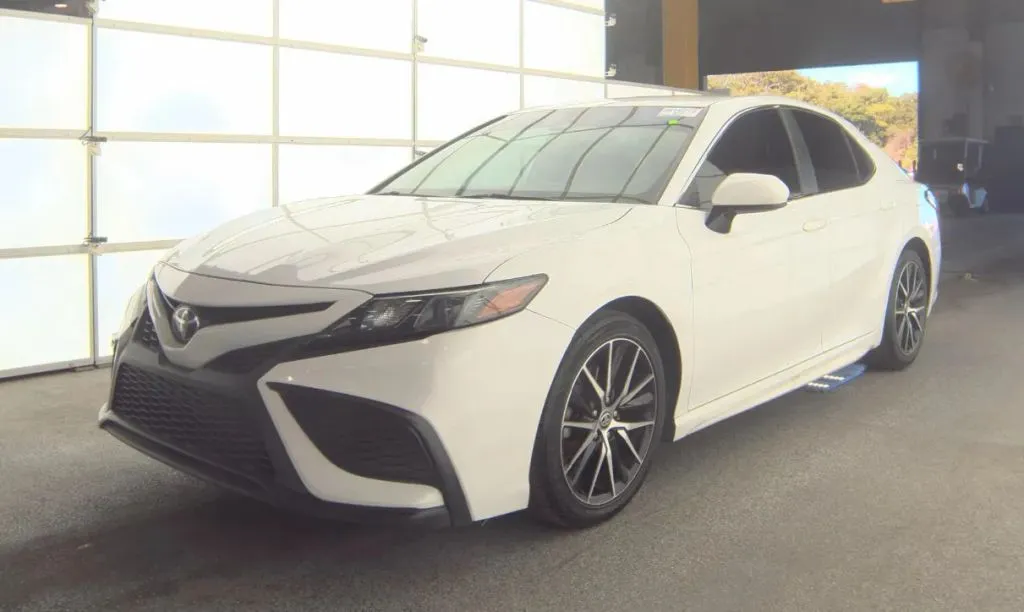 White 2021 Toyota Camry SE Sedan 4D for sale in Fredericksburg, VA