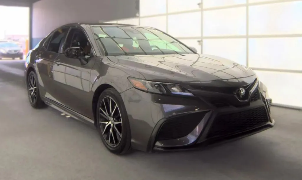 2021 Toyota Camry SE Sedan 4D