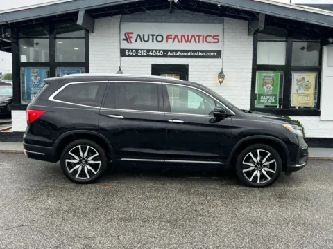 Black 2019 Honda Pilot Touring Sport Utility 4D for sale in Fredericksburg, VA