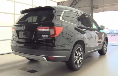 More photos of 2019 Honda Pilot Touring Sport Utility 4D at Auto Fanatics, VA