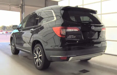 More photos of 2019 Honda Pilot Touring Sport Utility 4D at Auto Fanatics, VA