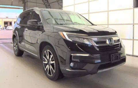 More photos of 2019 Honda Pilot Touring Sport Utility 4D at Auto Fanatics, VA