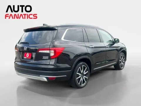 More photos of 2019 Honda Pilot Touring Sport Utility 4D at Auto Fanatics, VA