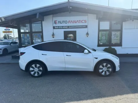 White 2021 Tesla Model Y Long Range Sport Utility 4D for sale in Fredericksburg, VA