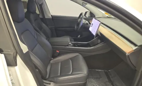 More photos of 2021 Tesla Model Y Long Range Sport Utility 4D at Auto Fanatics, VA