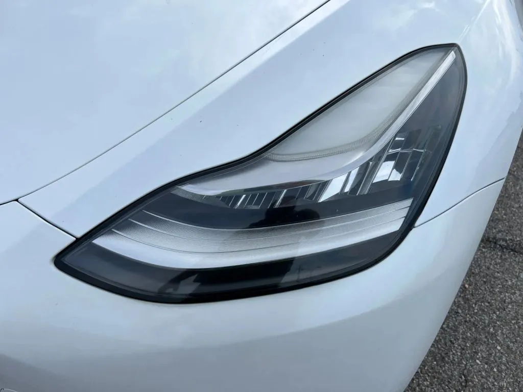 Tesla Model Y photo 32