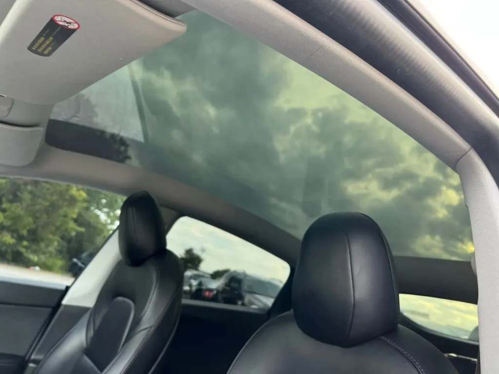Tesla Model Y photo 26