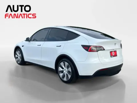 More photos of 2021 Tesla Model Y Long Range Sport Utility 4D at Auto Fanatics, VA