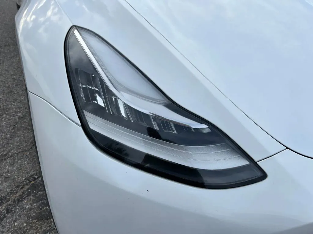Tesla Model Y photo 33