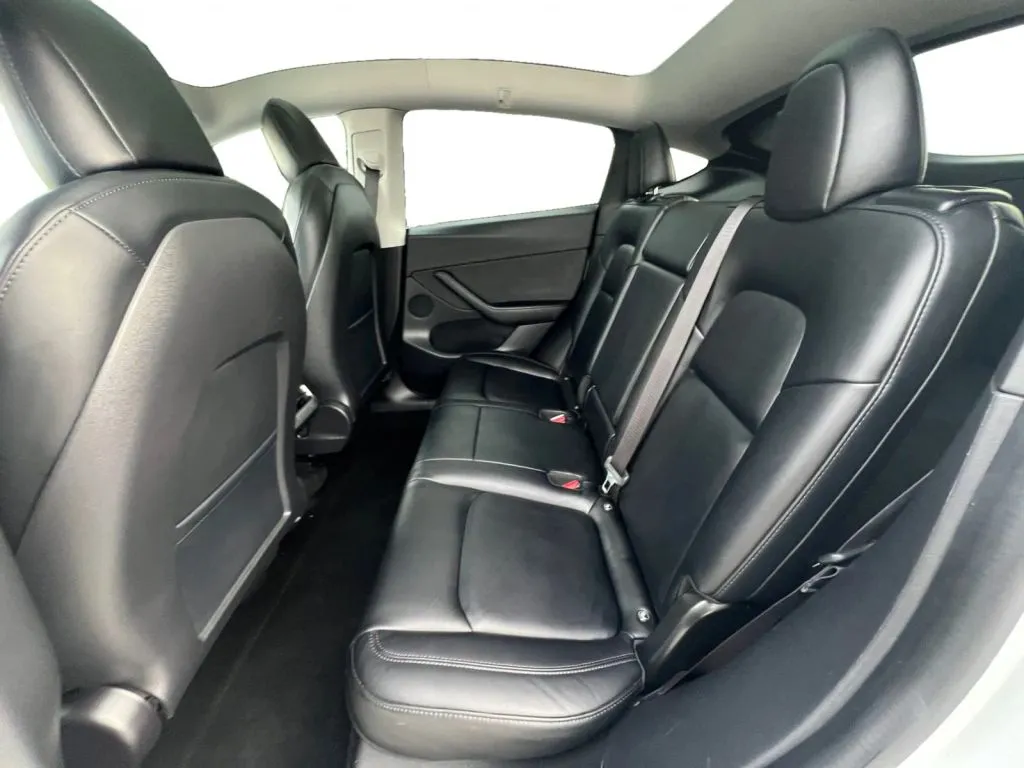Tesla Model Y photo 13