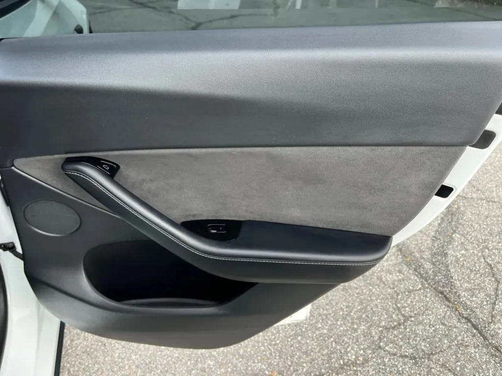 Tesla Model Y photo 20