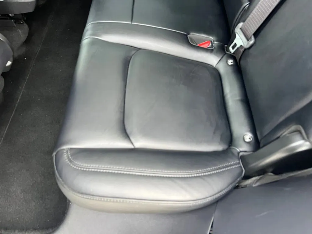 Tesla Model Y photo 23