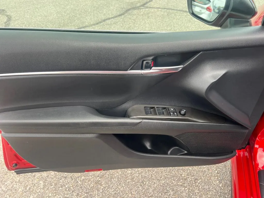 Toyota Camry photo 25