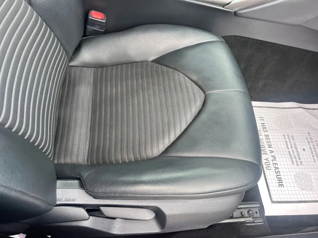 Toyota Camry photo 18