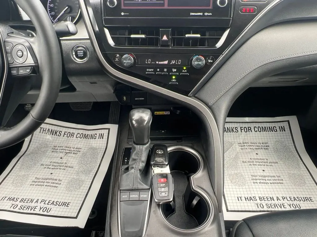 Toyota Camry photo 12