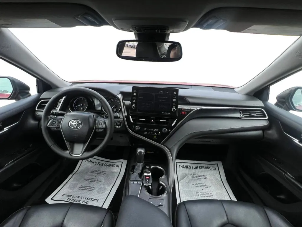 Toyota Camry photo 11