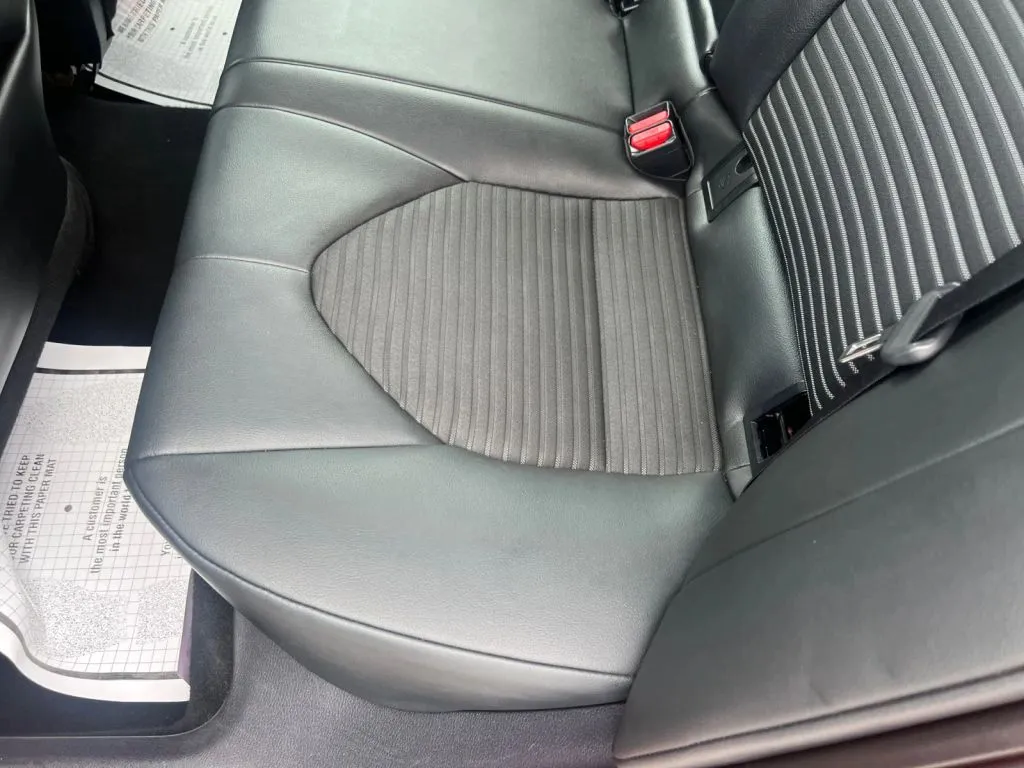 Toyota Camry photo 22