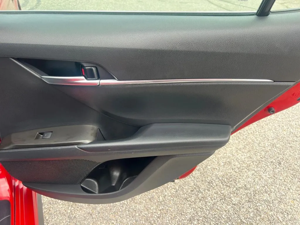 Toyota Camry photo 20