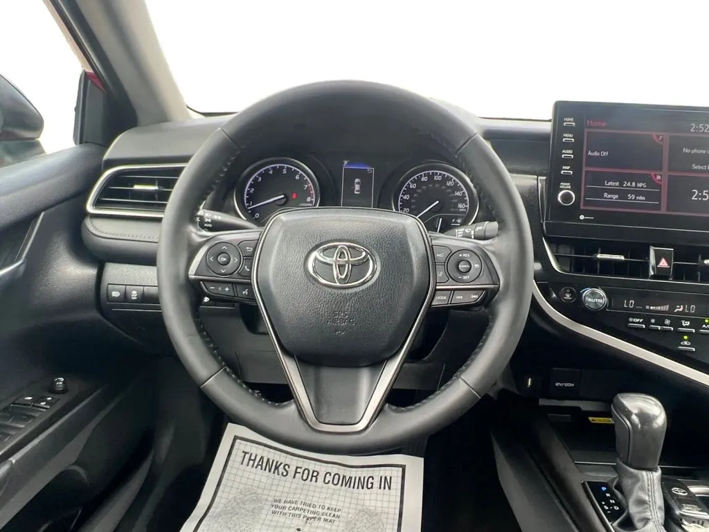 Toyota Camry photo 13