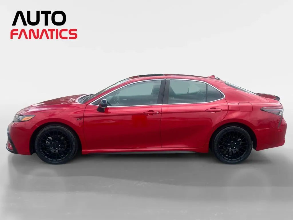 Toyota Camry photo 2