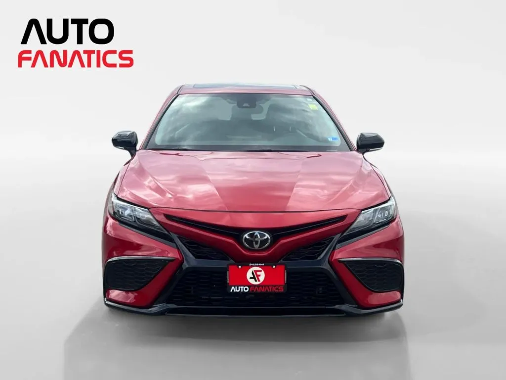 Toyota Camry photo 9