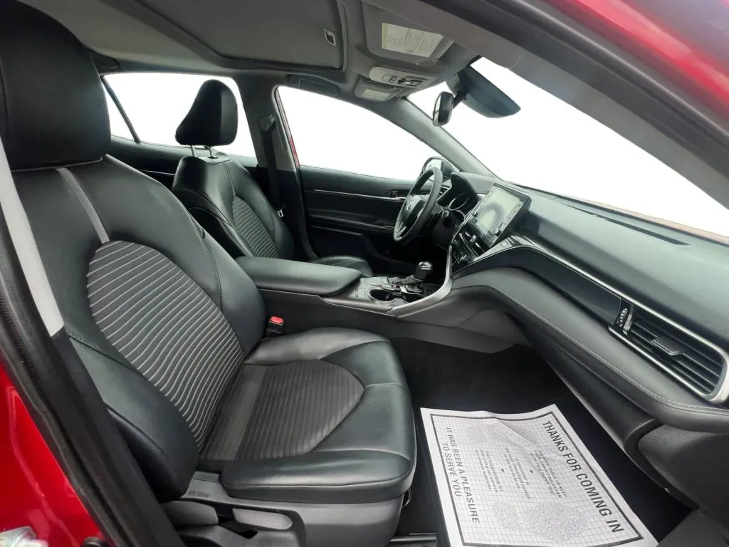 Toyota Camry photo 15