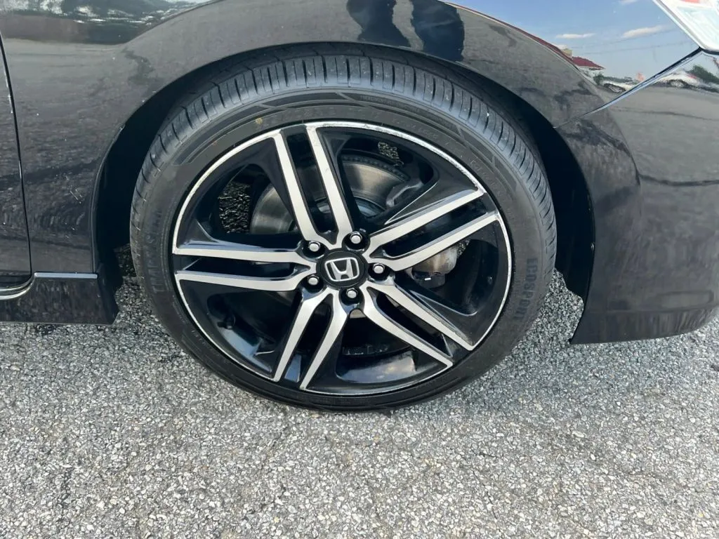 Honda Accord photo 32
