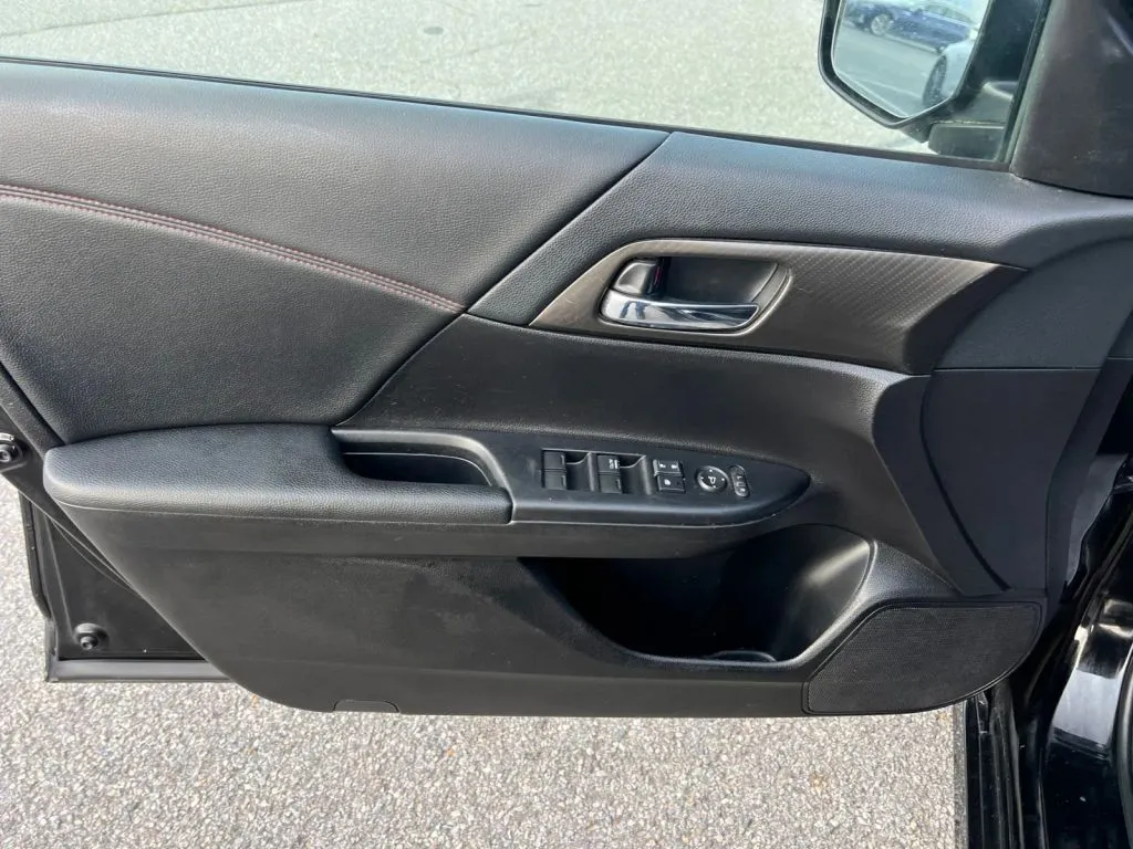 Honda Accord photo 27