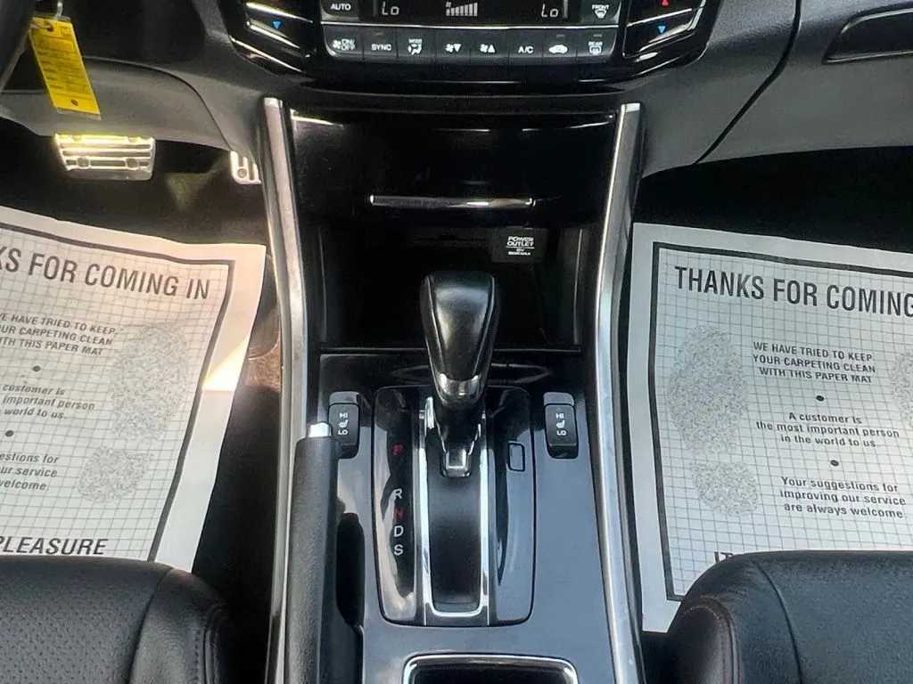 Honda Accord photo 12