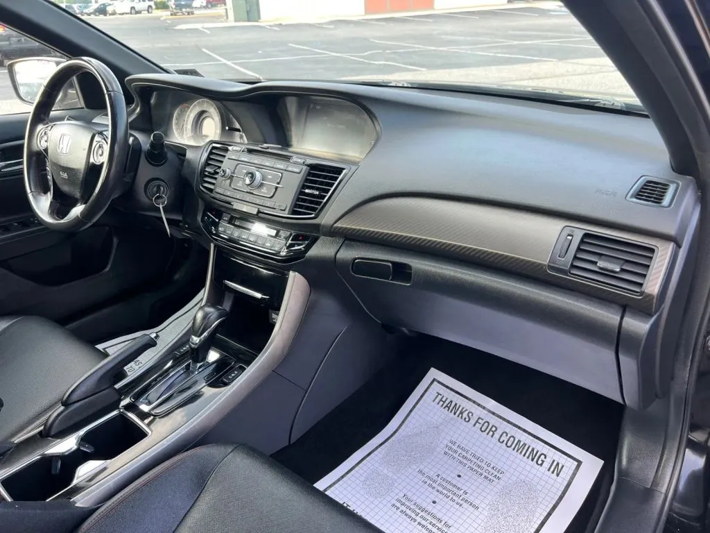 Honda Accord photo 16