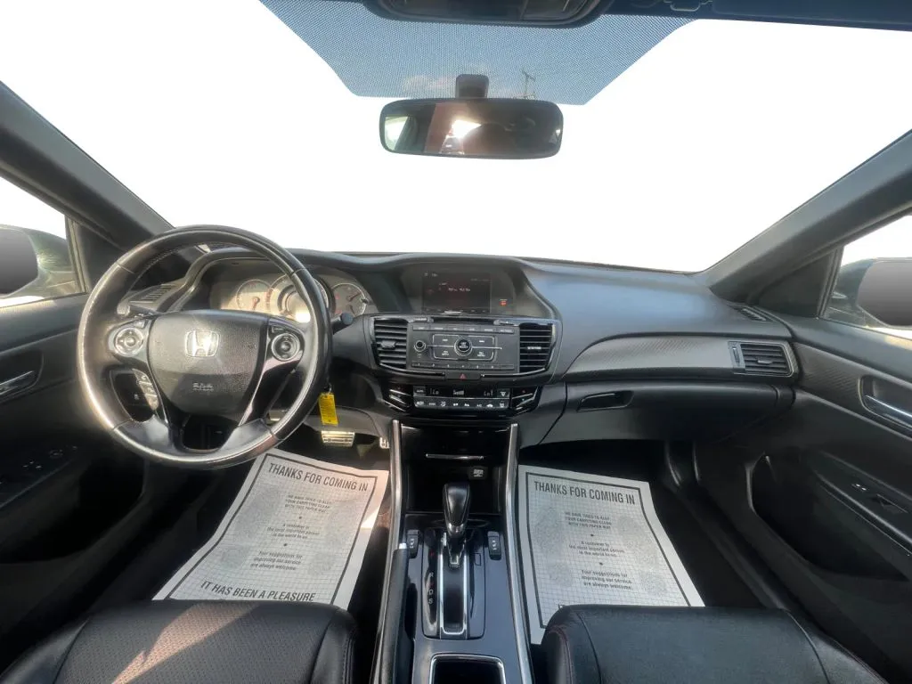 Honda Accord photo 11