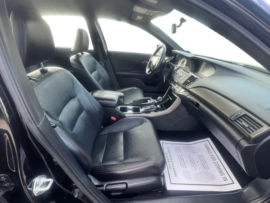 Honda Accord photo 15