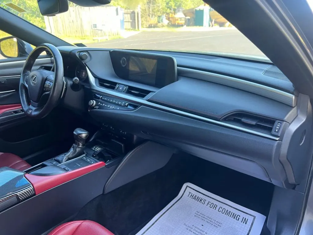 Lexus ES photo 16