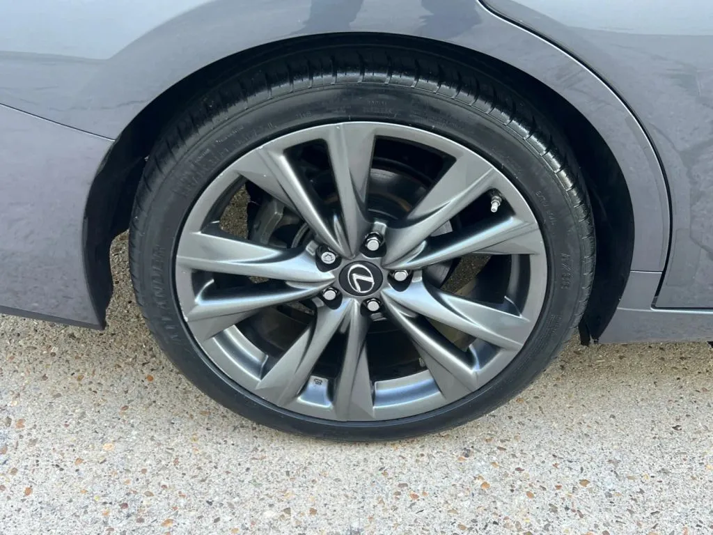 Lexus ES photo 36