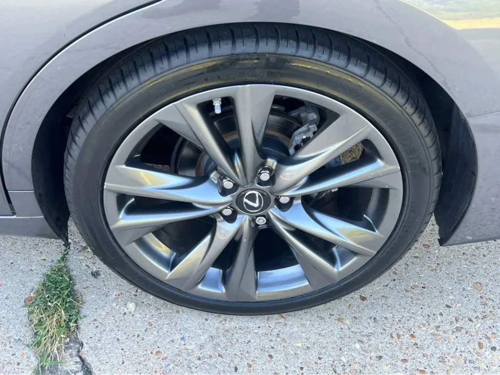 Lexus ES photo 39
