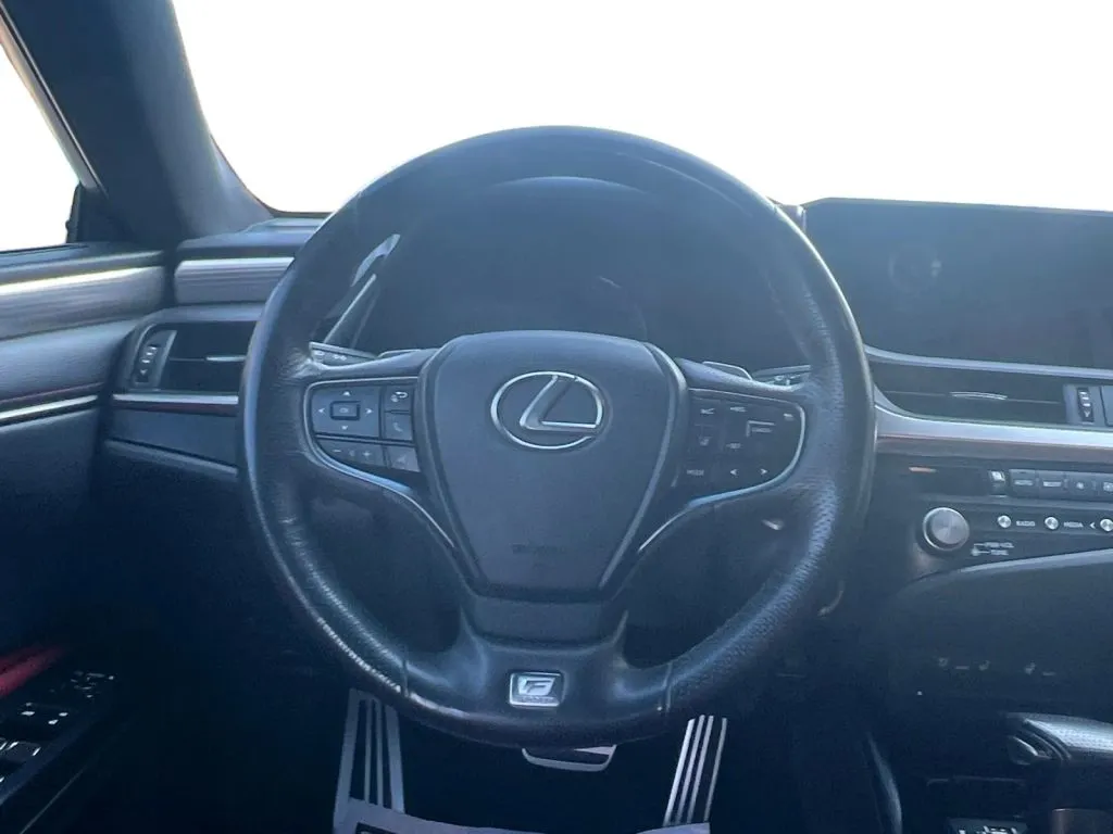 Lexus ES photo 13