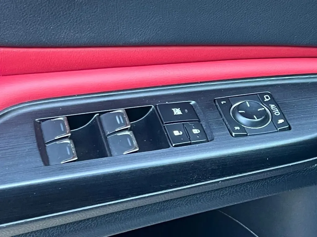 Lexus ES photo 47