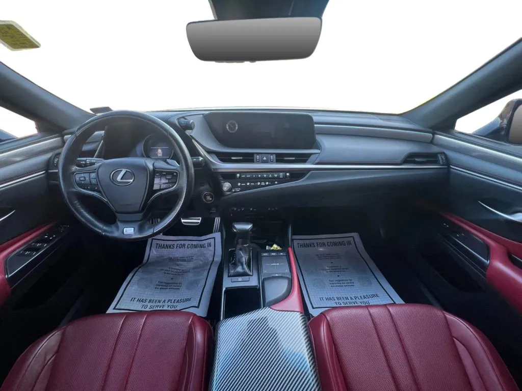 Lexus ES photo 11