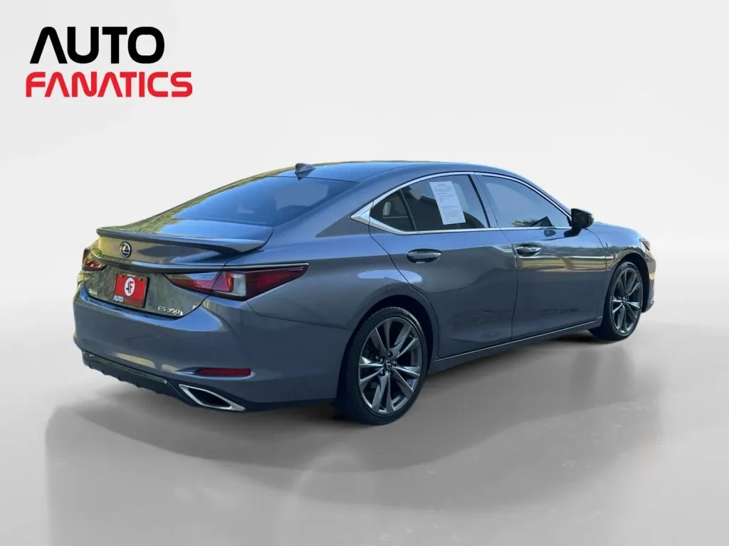 Lexus ES photo 6