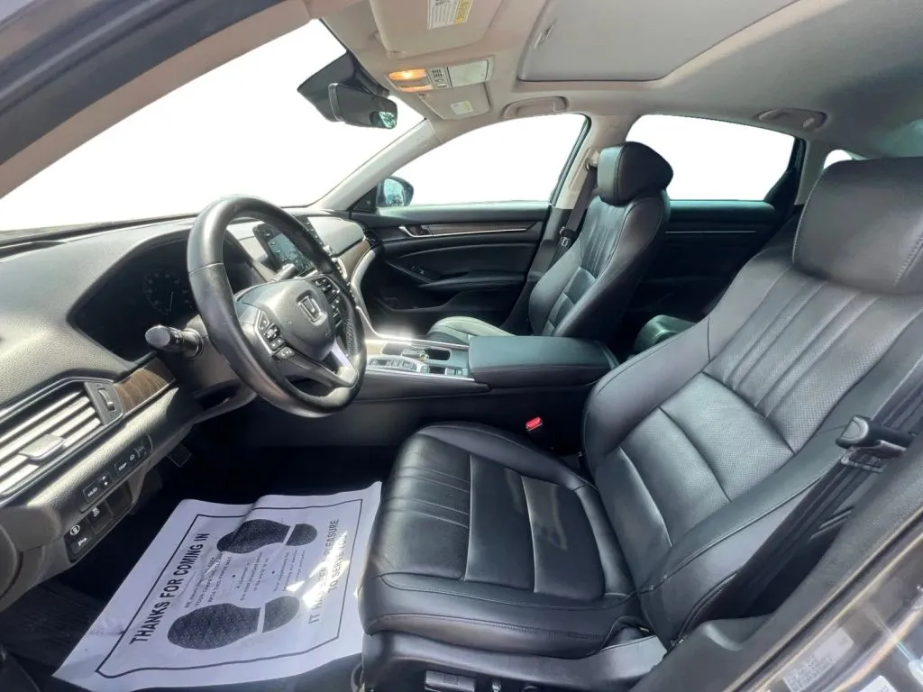 Honda Accord photo 10