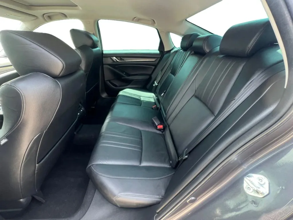 Honda Accord photo 14