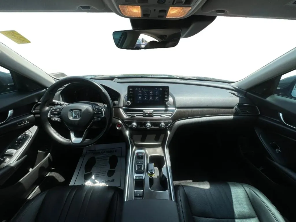Honda Accord photo 11