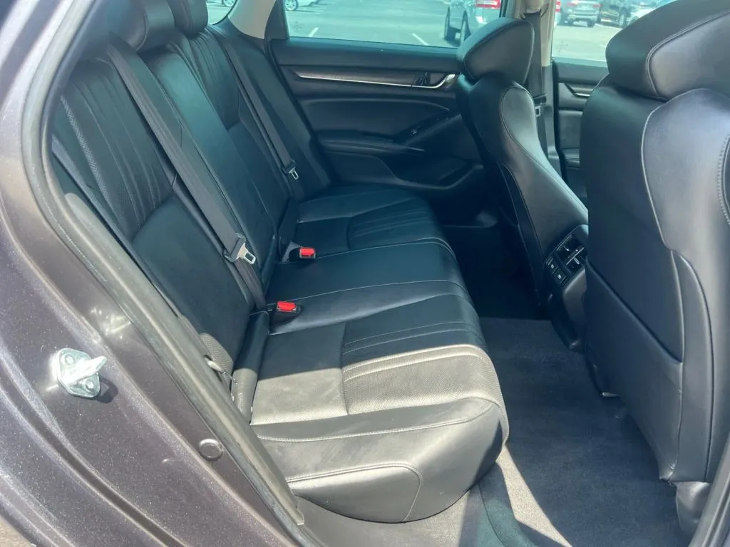Honda Accord photo 18