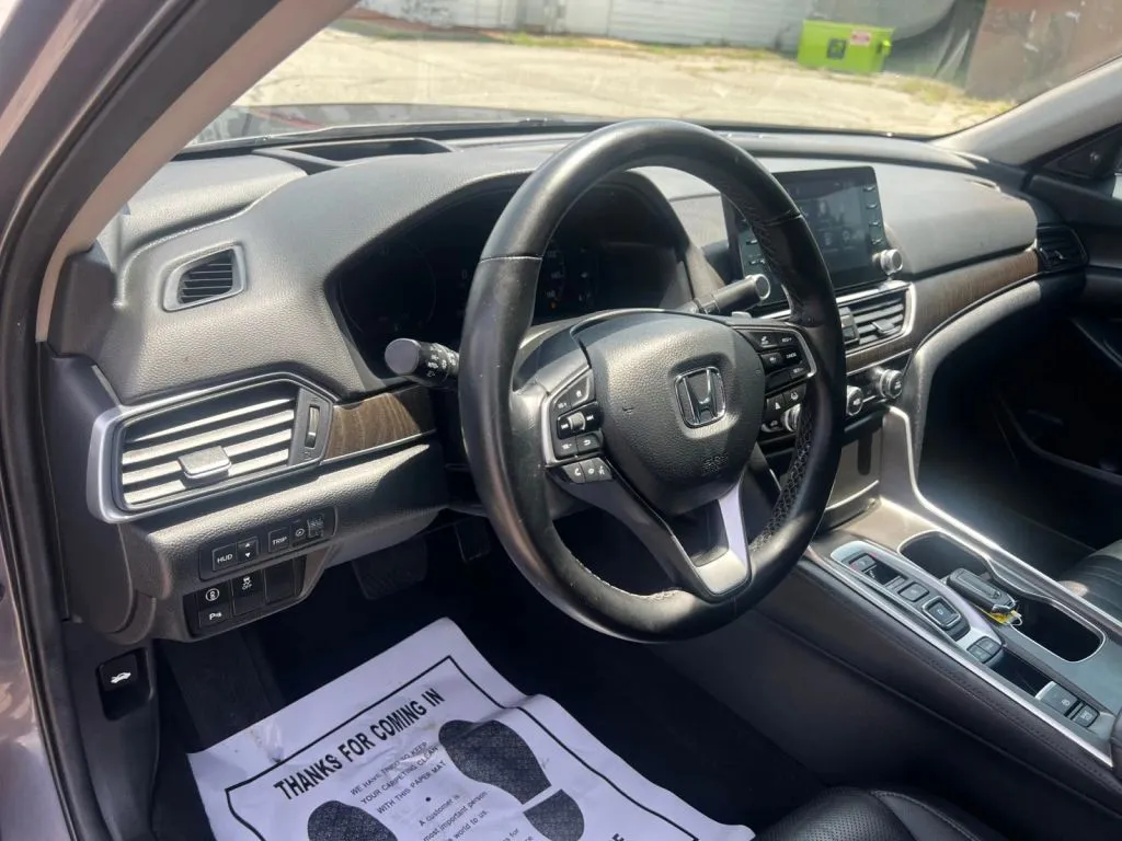 Honda Accord photo 25