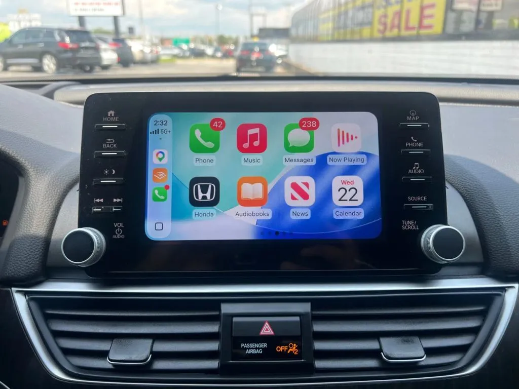 Honda Accord photo 35