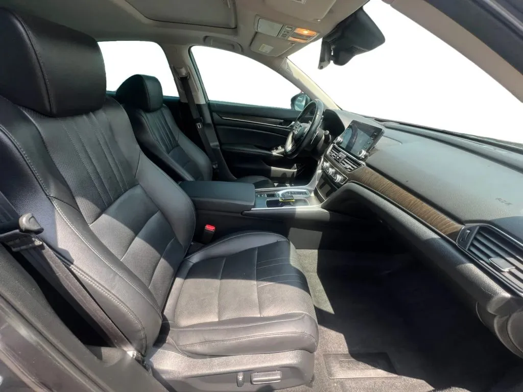 Honda Accord photo 15