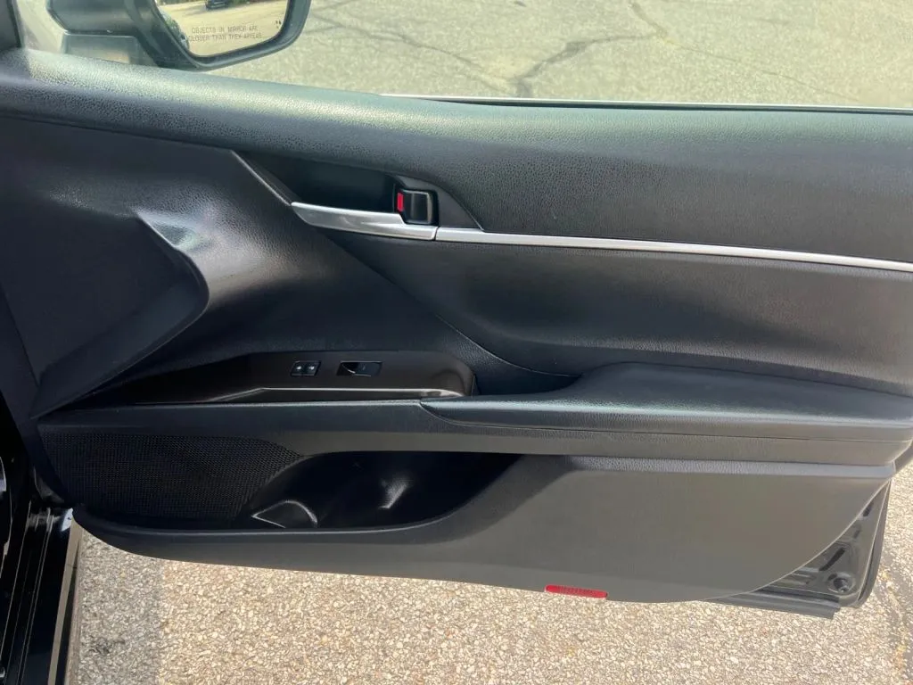 Toyota Camry photo 18