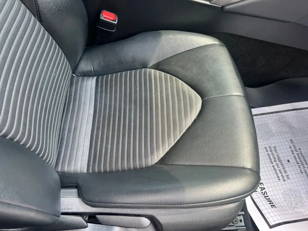 Toyota Camry photo 16