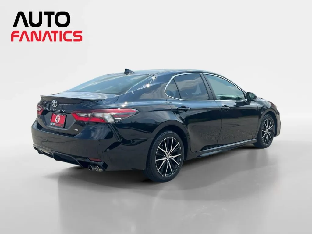 Toyota Camry photo 6